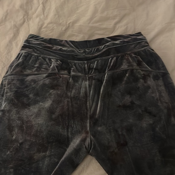 LULULEMON Velour Joggers sz 8 - Picture 5 of 8